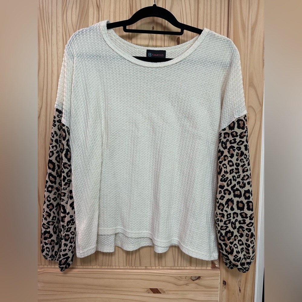 Chic Cream Leopard Sleeve Sweatshirt